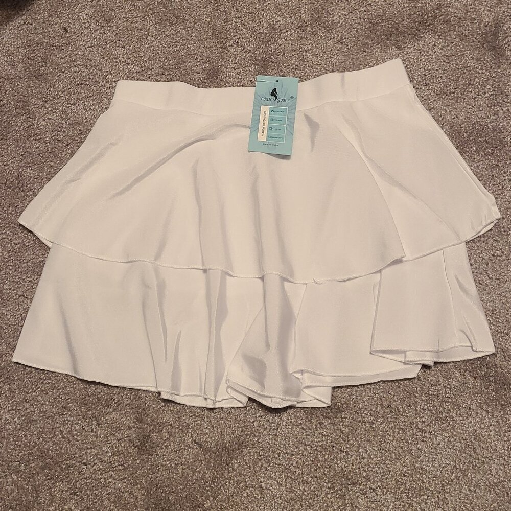 🥵 NWT Lidogirl White pleated skirt